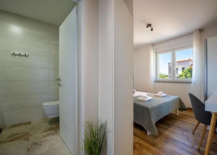 Ema And Ana Βίλα Πούλα