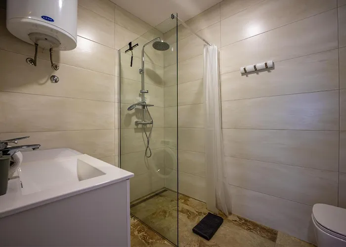 Ema And Ana * Πούλα