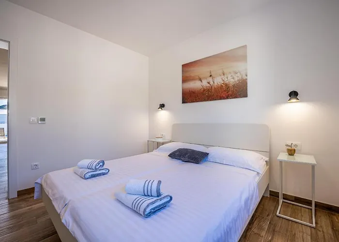 Ema And Ana 빌라 풀라