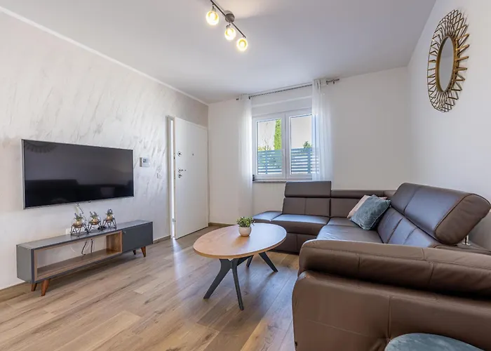 Ema And Ana * 풀라