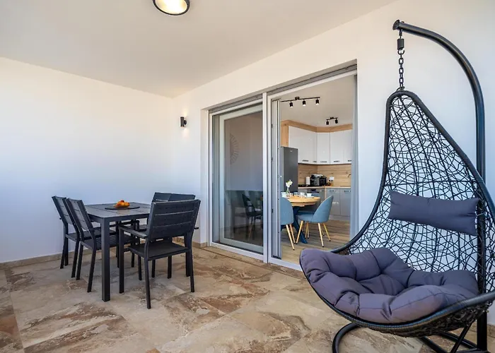 Ema And Ana * 풀라